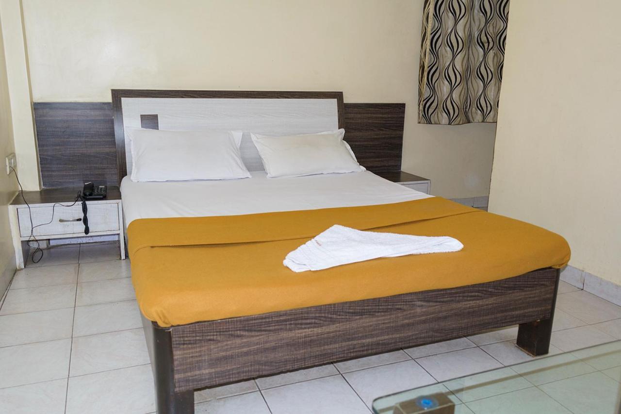 Hotel Mukesh Residency Pune Exterior foto