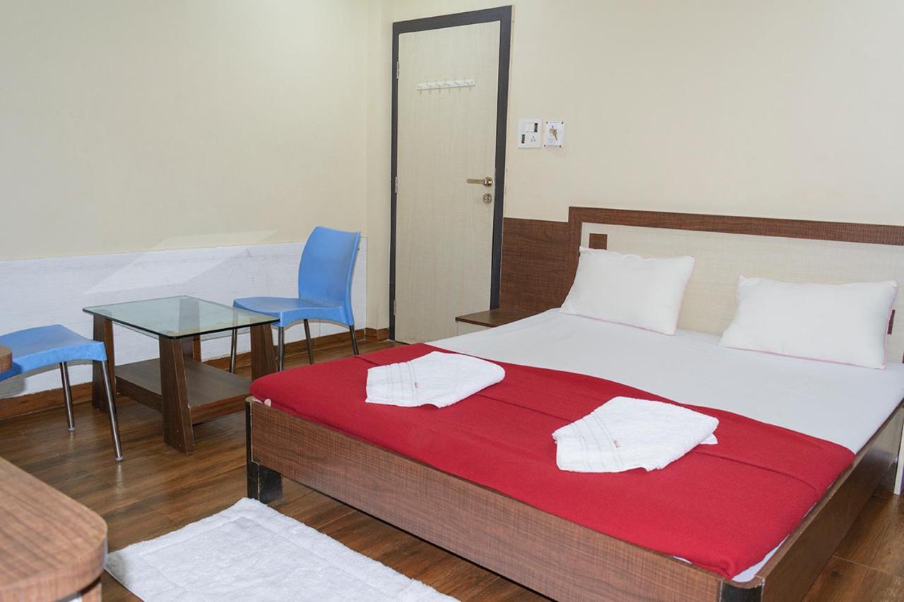 Hotel Mukesh Residency Pune Exterior foto