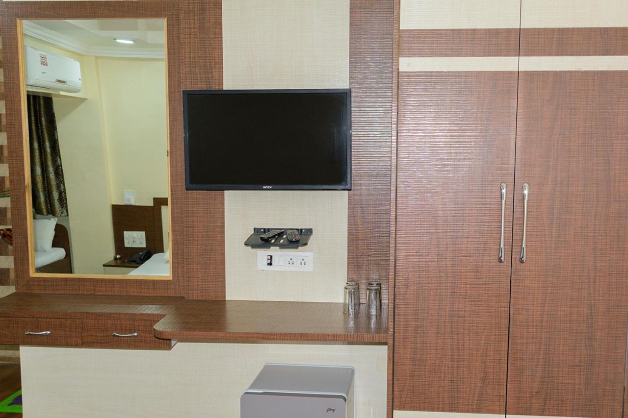 Hotel Mukesh Residency Pune Exterior foto